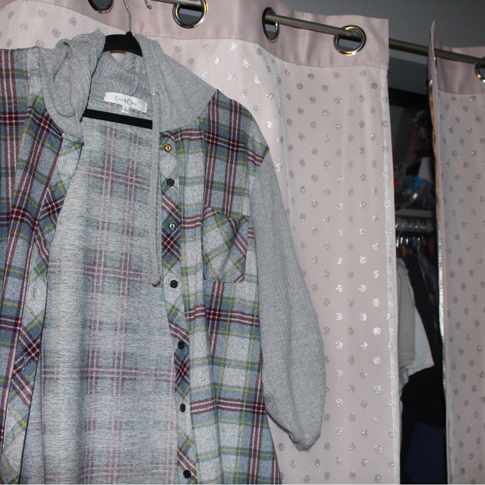 Eden and Olivia button down top